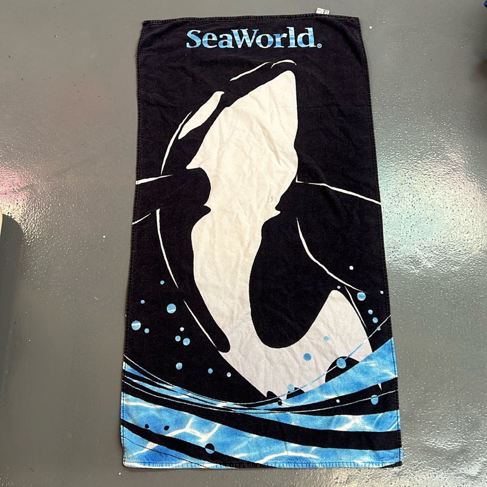 Vintage SeaWorld Beach Towel